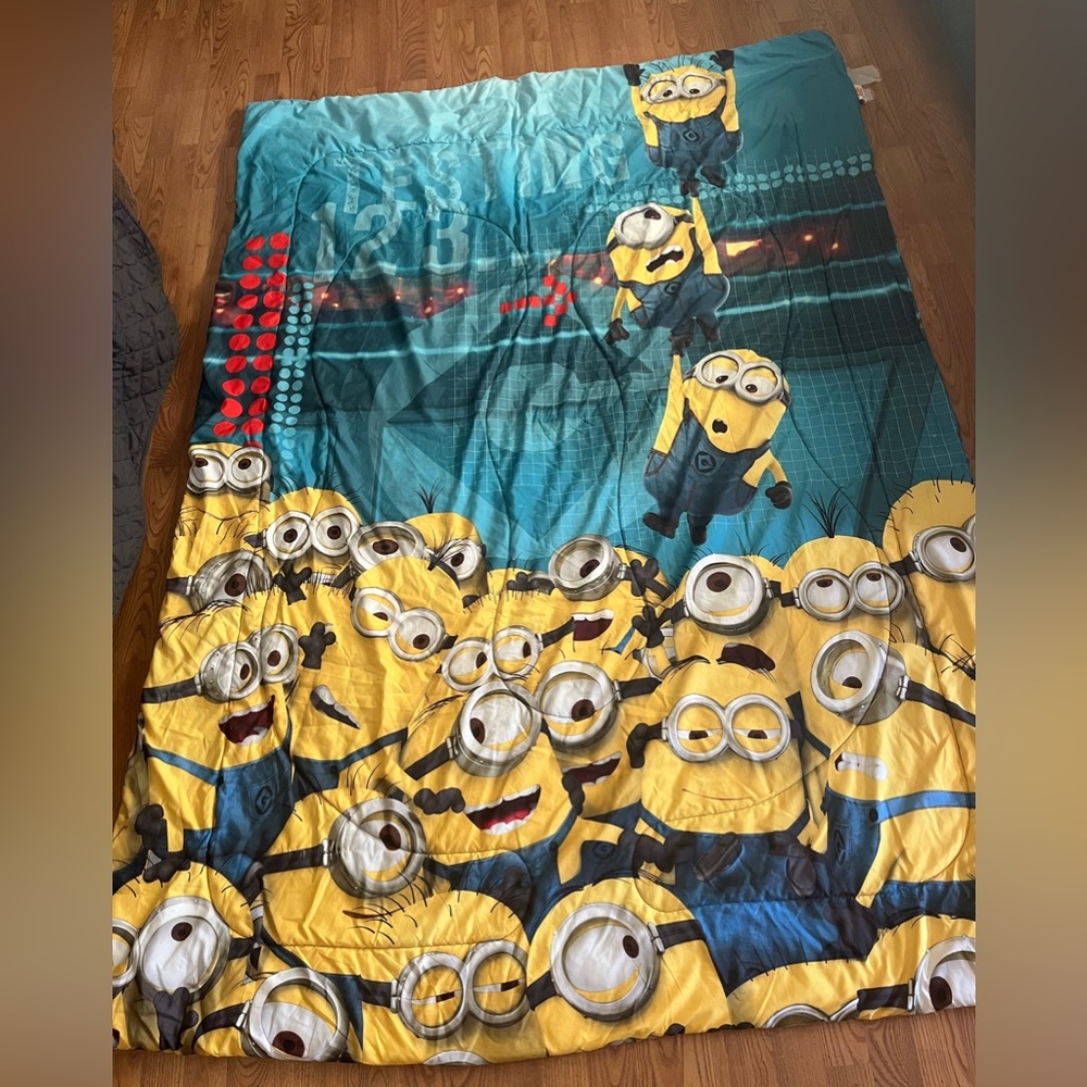 Minions twin size comforter